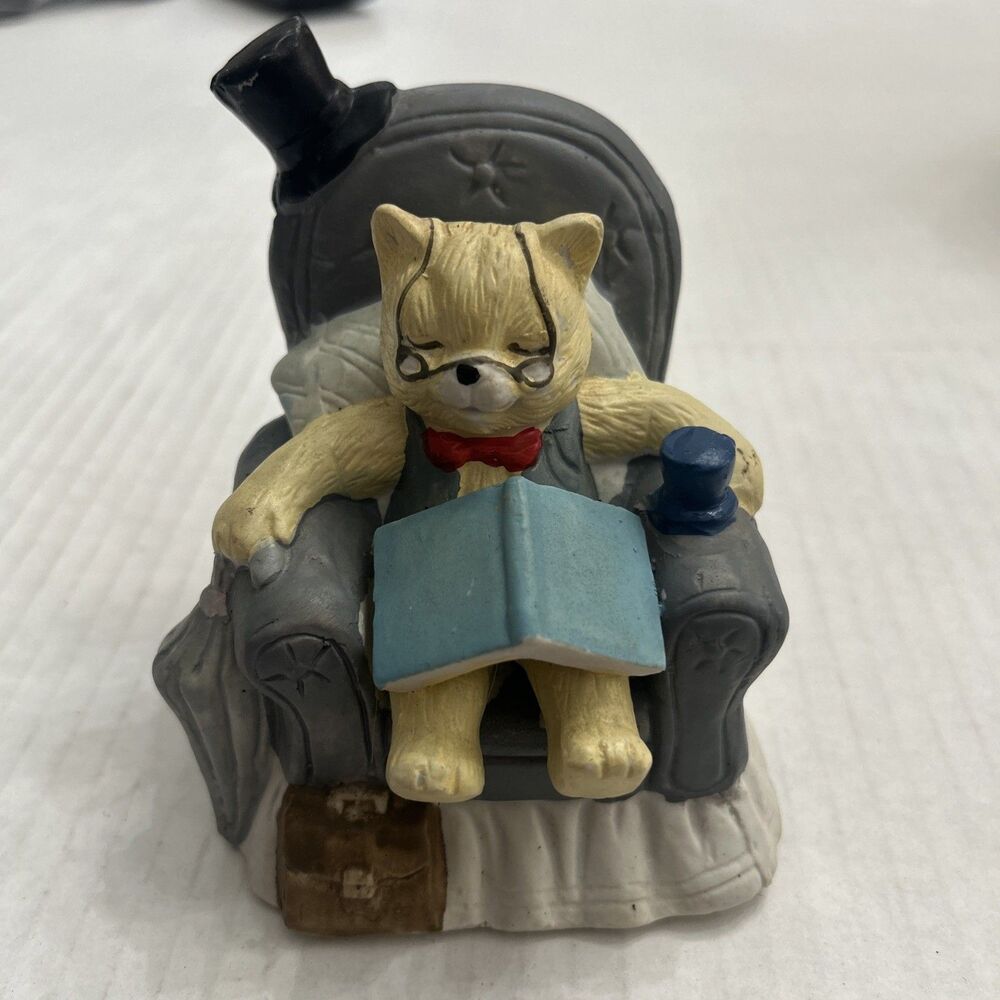Vintage 1995 GEI Cat in Lounge Chair Reading Book Home Decor Figurine - 4 1/2"